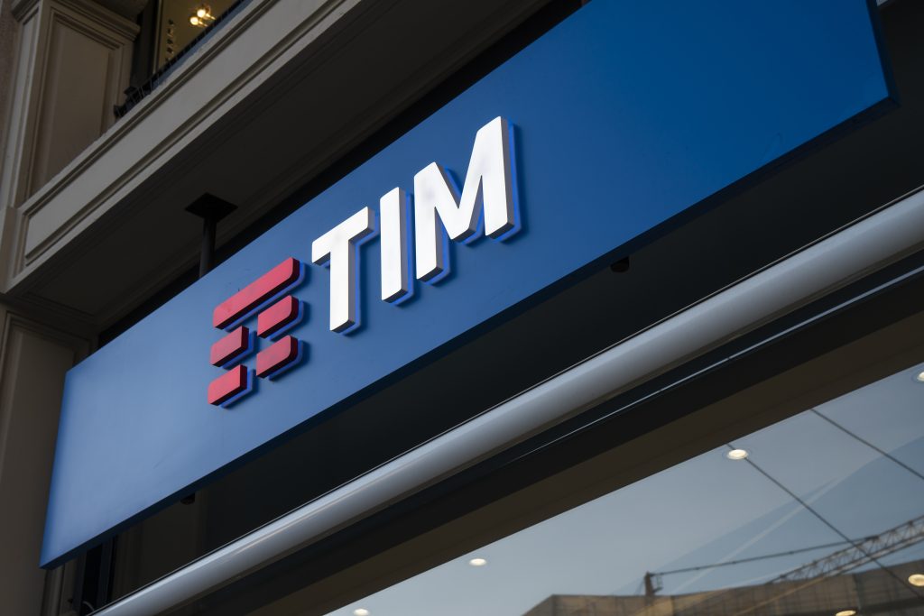 Prima regalava SMS e Giga, ora TIM regala l’intelligenza artificiale